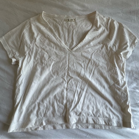 Madewell Tops - Madewell V Neck Tshirt
